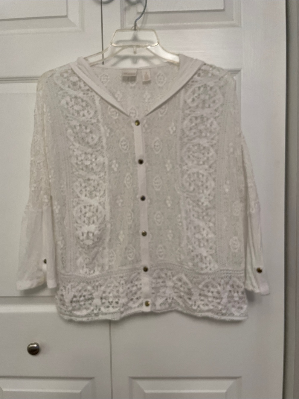 Chico’s Collection White Cotton Lace Hooded Cover Up Jacket Gold Tone Snaps